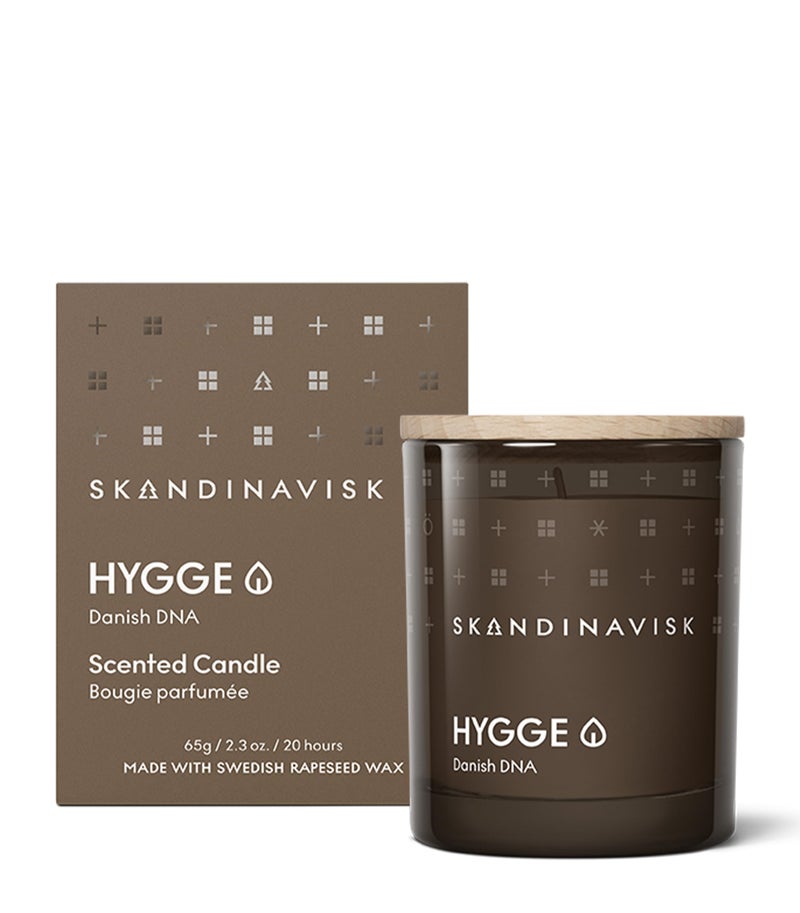 Skandinavisk Hygge 'Cosiness' Mini Scented Candle. Fragrance Notes: Black Tea and Mint Leaves, Dried Apples and Baked Cinnamon. 2.3 oz. - Image 1